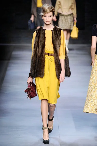 Look 17